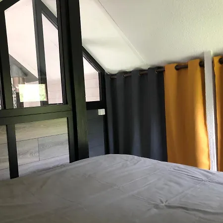 Chaleureux Dans Domaine Privé Signy-le-Petit