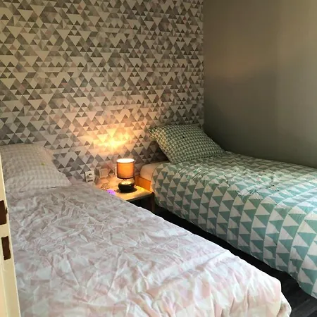 Hébergement de vacances Chaleureux Dans Domaine Privé *