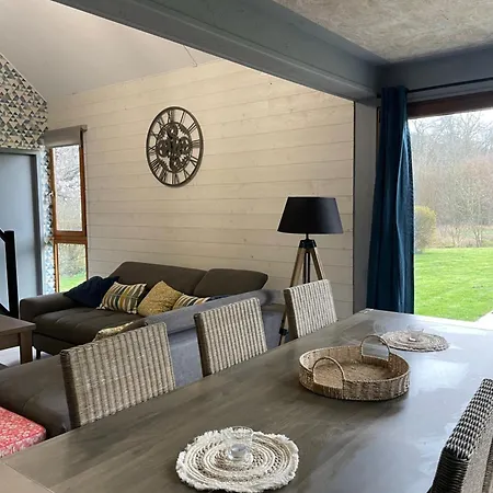 Hébergement de vacances Chaleureux Dans Domaine Privé Signy-le-Petit