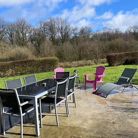 Hébergement de vacances Chaleureux Dans Domaine Privé Signy-le-Petit